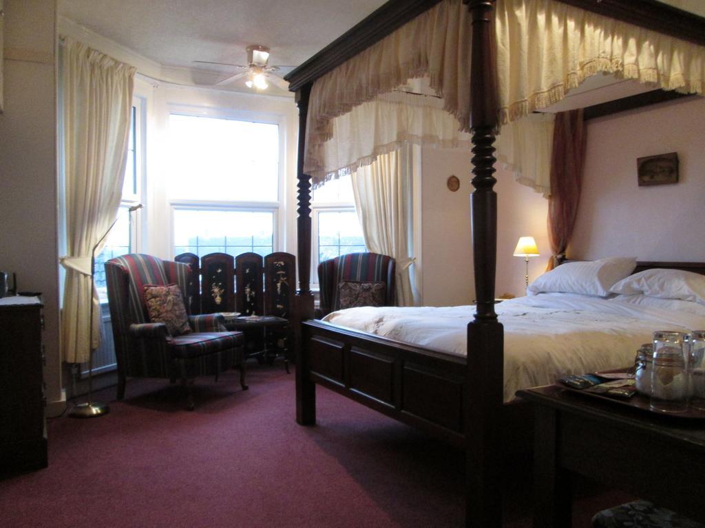 Crossways House Bed And Breakfast อีสต์คาวส์ ห้อง รูปภาพ