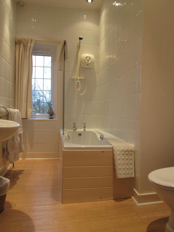 Crossways House Bed And Breakfast อีสต์คาวส์ ห้อง รูปภาพ