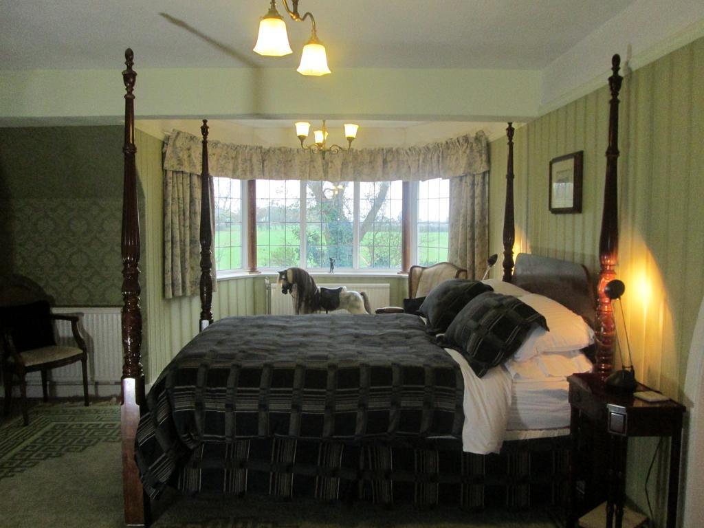 Crossways House Bed And Breakfast อีสต์คาวส์ ห้อง รูปภาพ