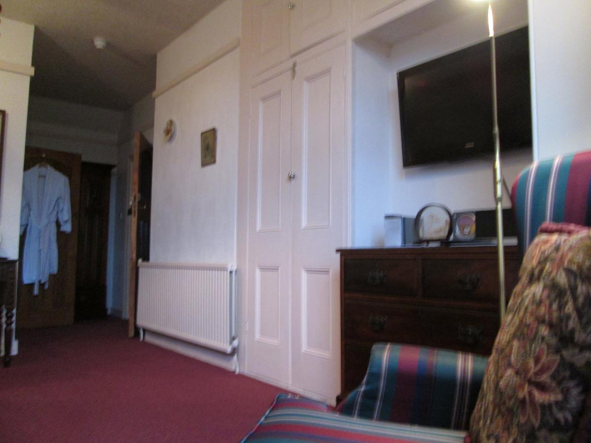 Crossways House Bed And Breakfast อีสต์คาวส์ ห้อง รูปภาพ